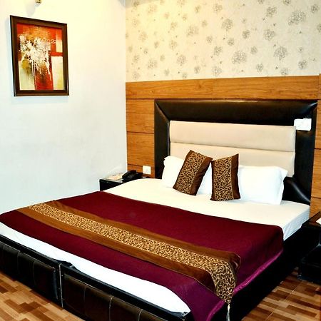 Hotel B.R. Inn Panipat Exterior photo